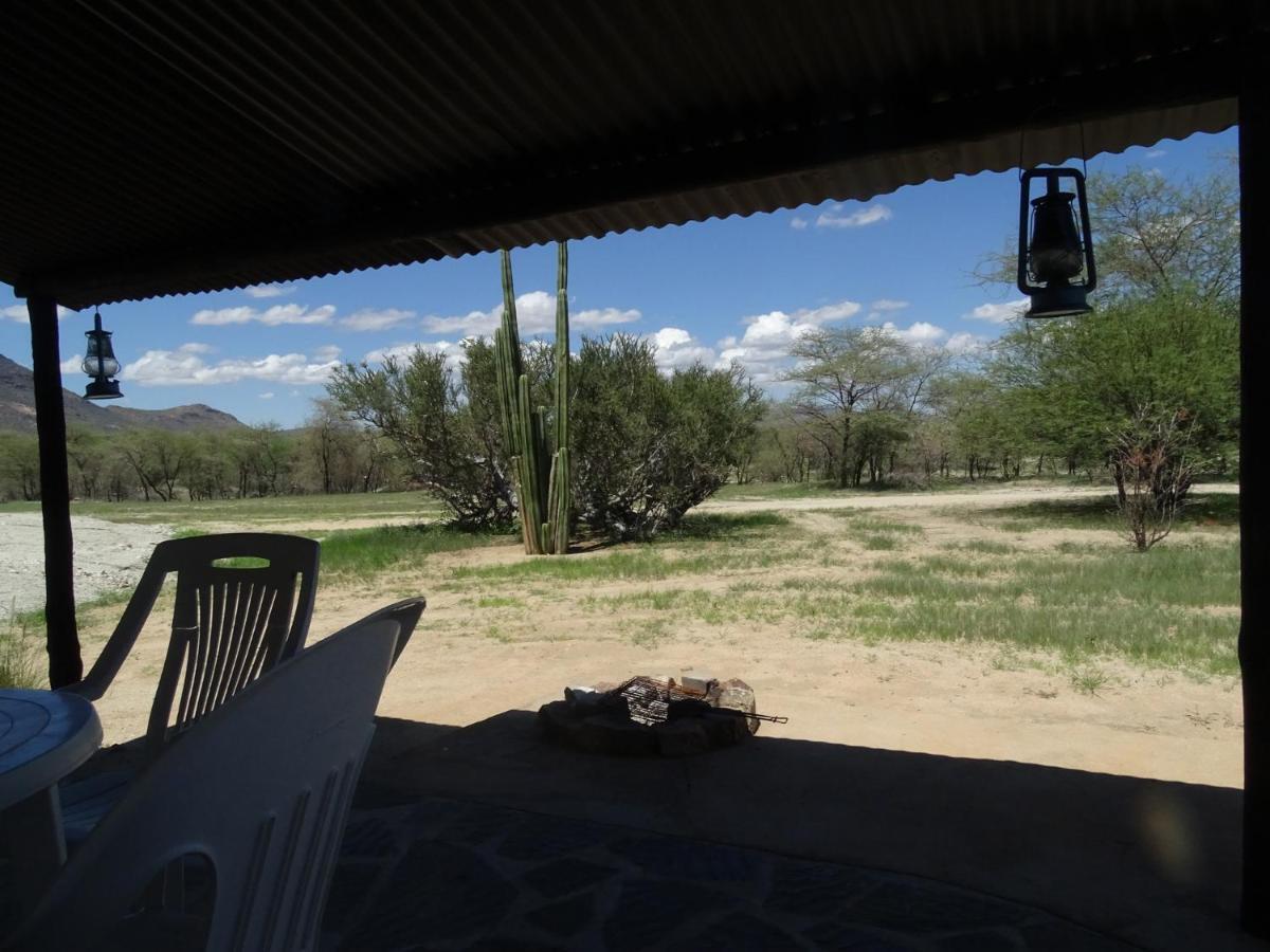 Otjohotozu Guestfarm Hotel Omaruru Exterior photo
